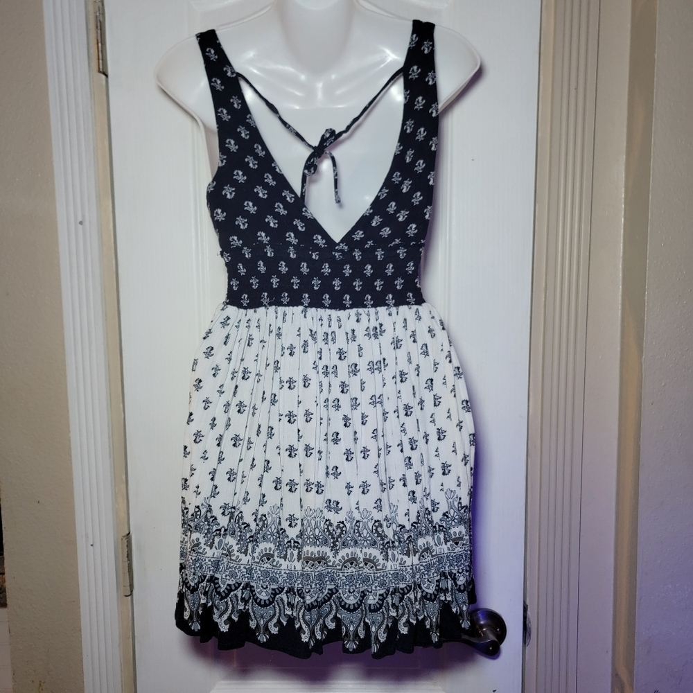 Aeropostale Black and White Patterned Mini Dress - Picture 4 of 8